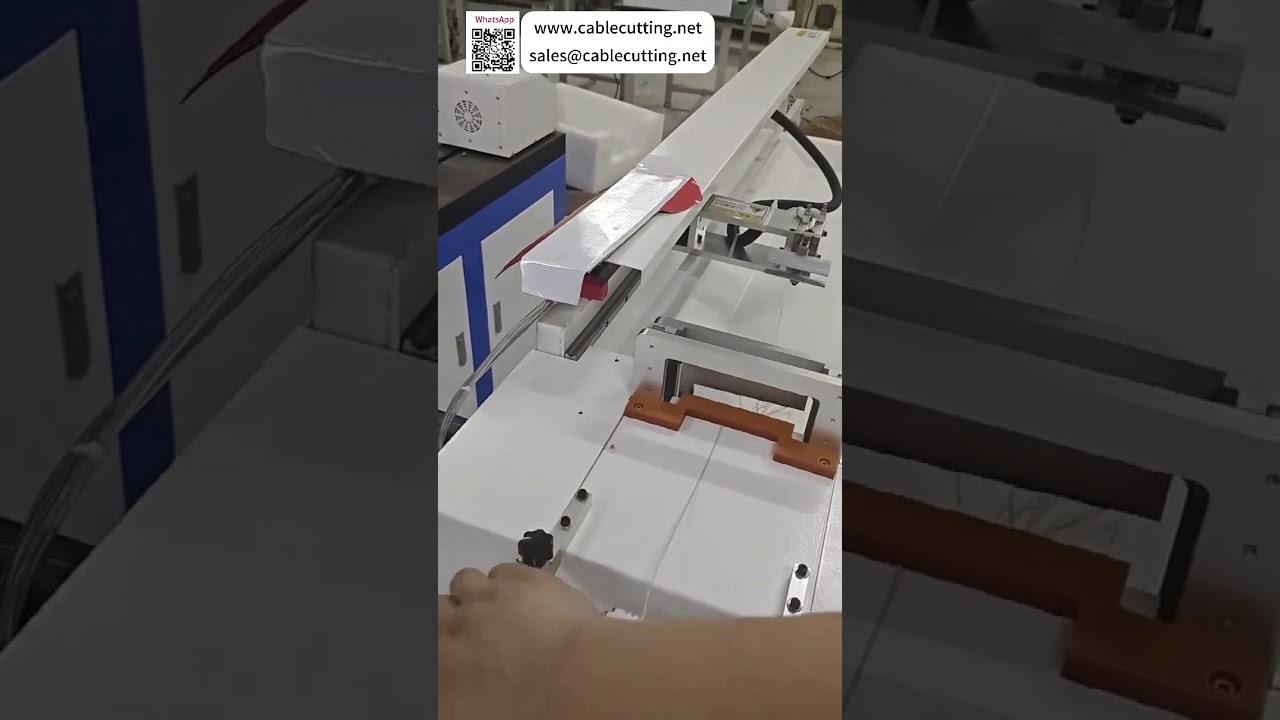 Mesin Penarik dan Pemotong Material Otomatis untuk Proses Wire Harness Multi-Kabel Presisi Tinggi - Celana Pendek