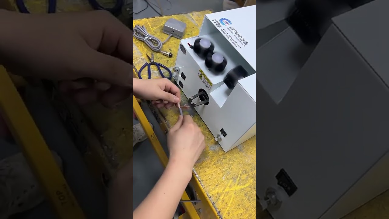 Mesin Sikat & Pemuntir Kabel Pneumatik 220V untuk Produksi Harness Elektrik